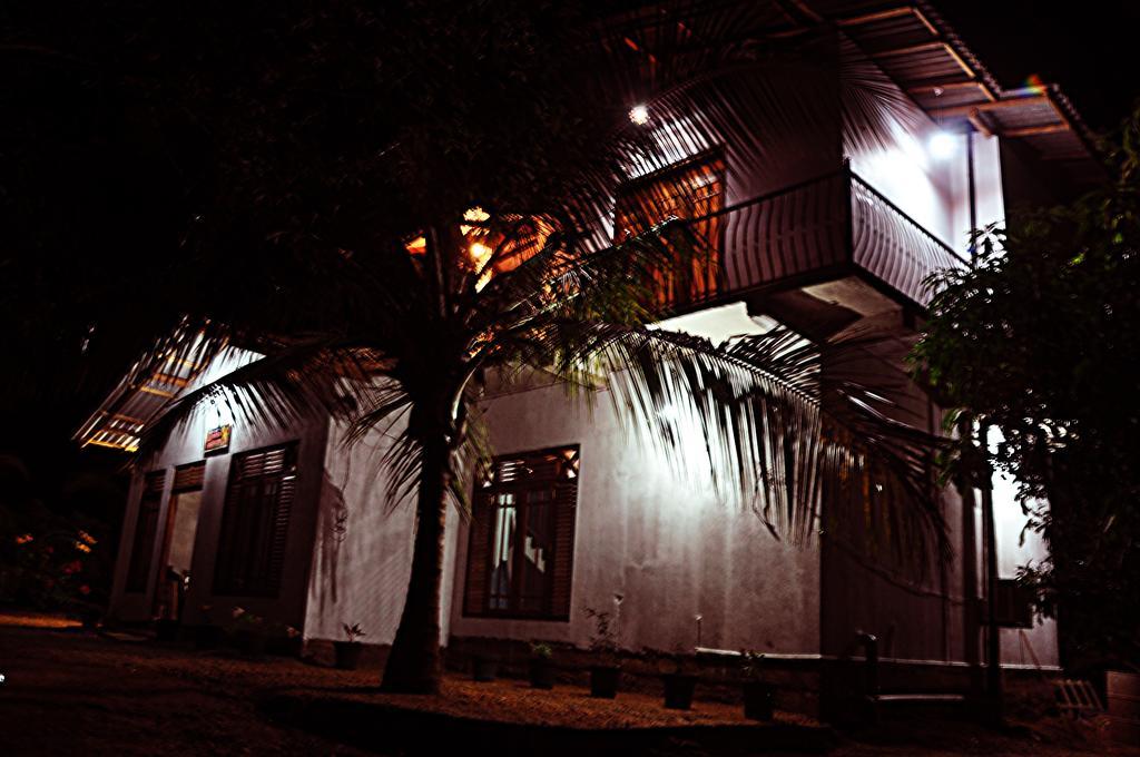 Coconut Garden House Otel Udawalawe Dış mekan fotoğraf